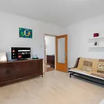 Dristor Large And Cozy Apartment